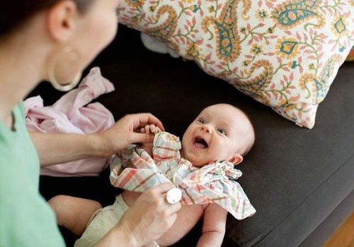 TIPS PHÒNG BỆNH VÀO THỜI ĐIỂM GIAO MÙA CHO BÉ KHỎE,  MẸ YÊN TÂM