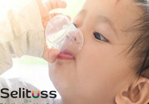 LÀM GÌ KHI TRẺ SỐT NHẸ, HO, SỔ MŨI? SIRO HO NÀO TỐT CHO TRẺ SƠ SINH 