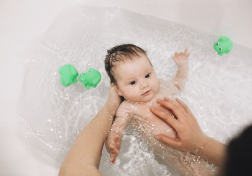 NHỮNG SAI LẦM PHỔ BIẾN KHI MẸ CHĂM BÉ - THAM KHẢO NGAY ĐỂ BÉ THOÁT KHỎI TÌNH TRẠNG 